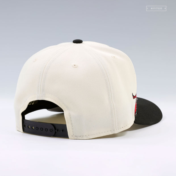 CHICAGO BULLS RAGING BULL OFF WHITE NBA HARDWOOD CLASSICS 9FIFTY A-FRAME NEW ERA SNAPBACK