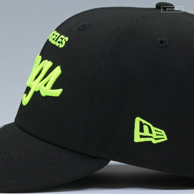 LOS ANGELES KINGS CROSS HOCKEY STICKS AND MASK AIR MAX 95 OG NEON YELLOW NEW ERA FITTED CAP